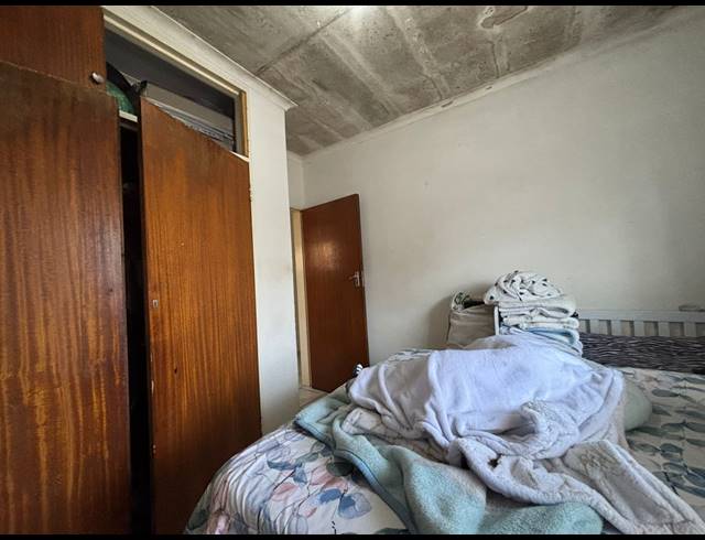 2 BEDROOM FLAT FOR SALE IN VEREENIGING CENTRAL
